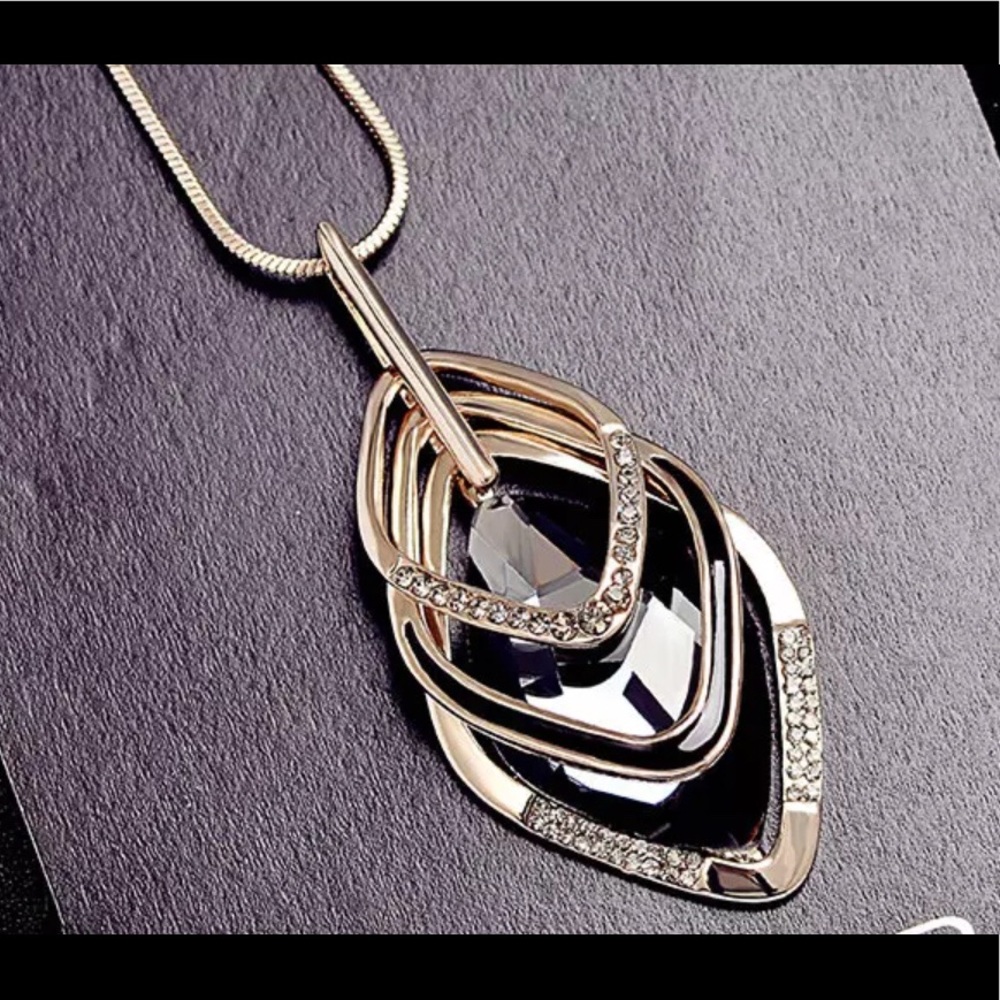 Diamond Shaped Gem Rhinestone Necklace